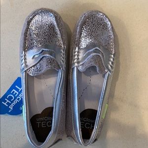 Brand new girls Umi cloud silver loafers size 27